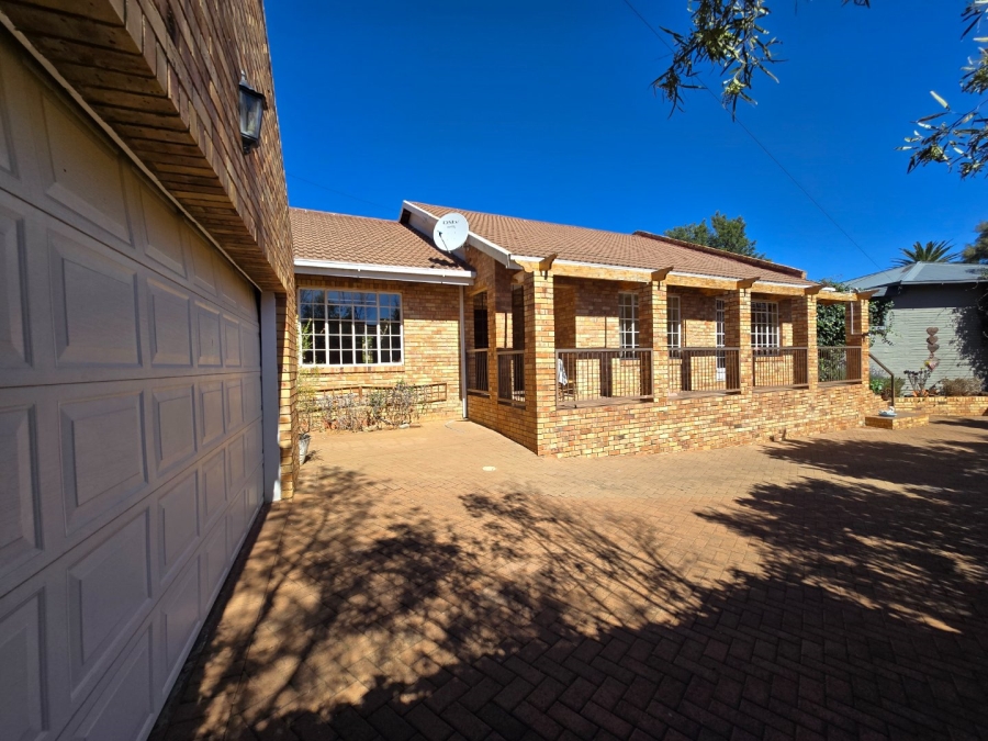 4 Bedroom Property for Sale in Dan Pienaar Free State